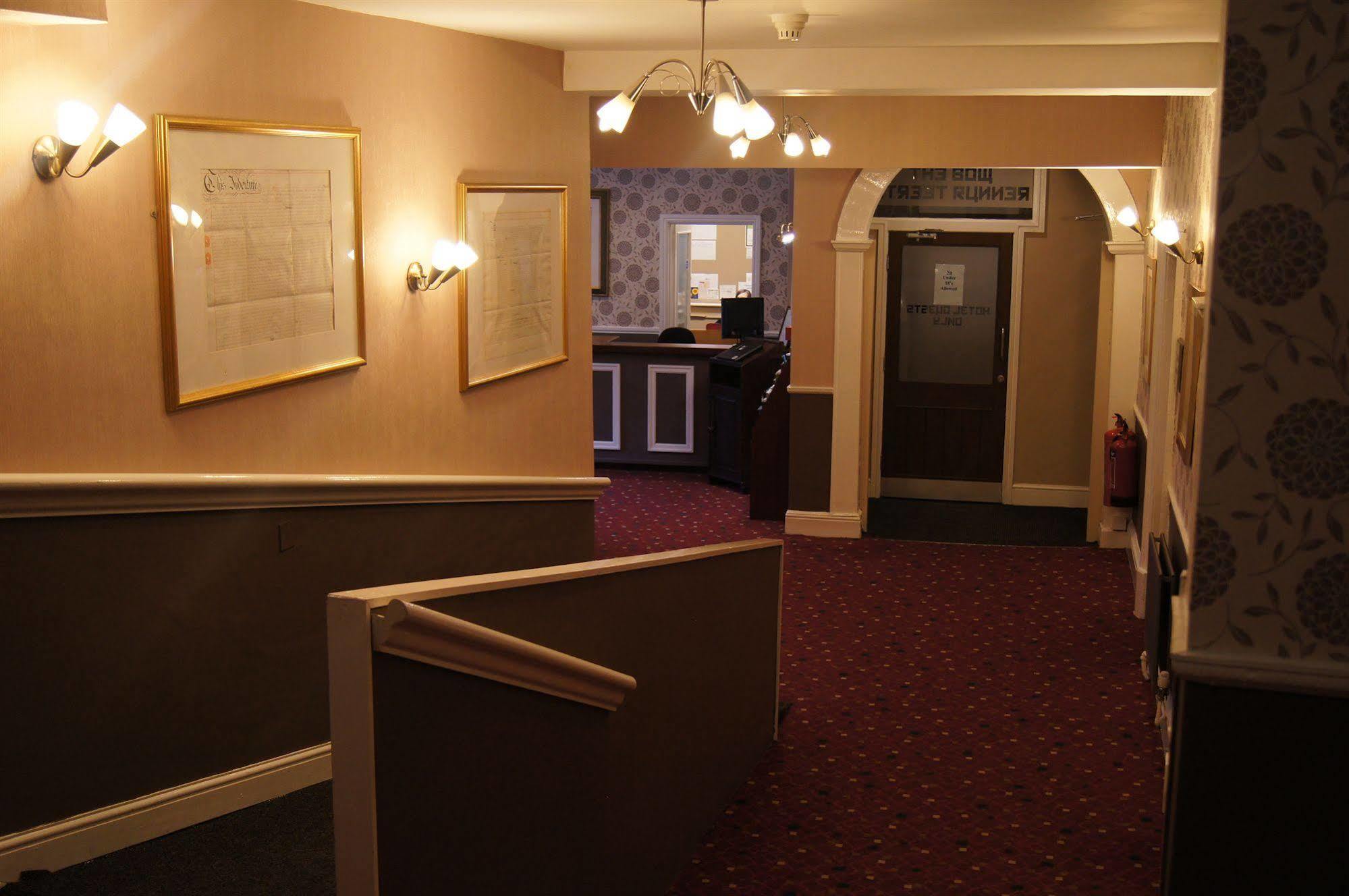 Castle Hotel Tamworth Exterior photo